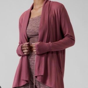 Athleta paranayama restore wrap in tawny rose